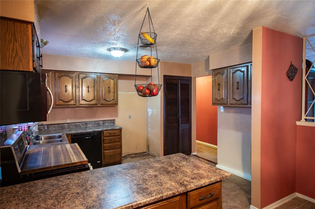 2251 Myrtlewood Drive Property Photo 3