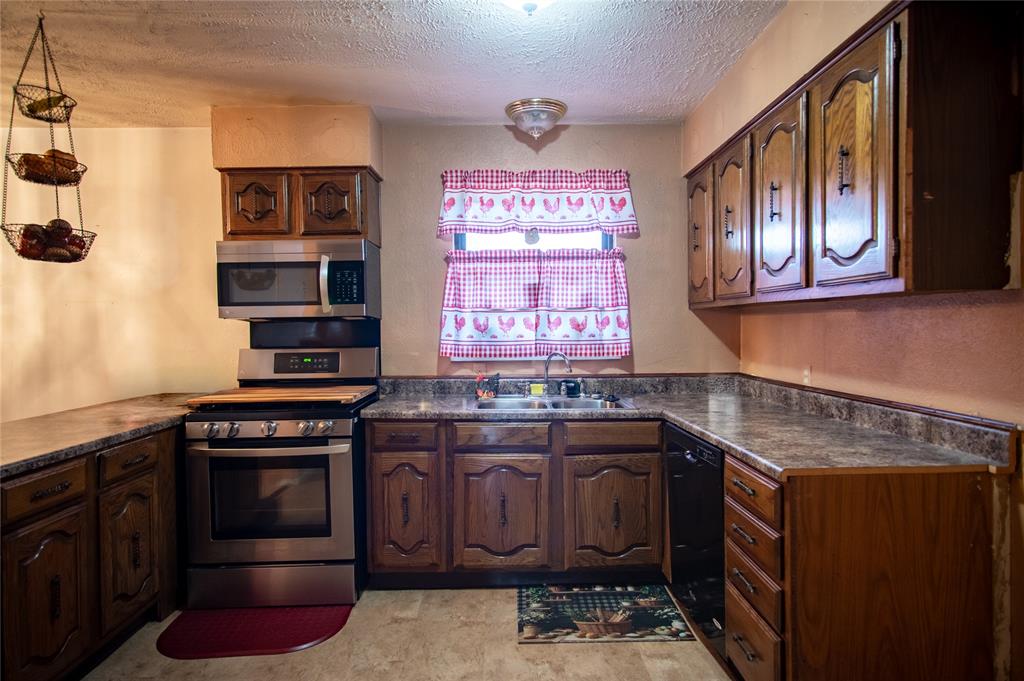 2251 Myrtlewood Drive Property Photo 4