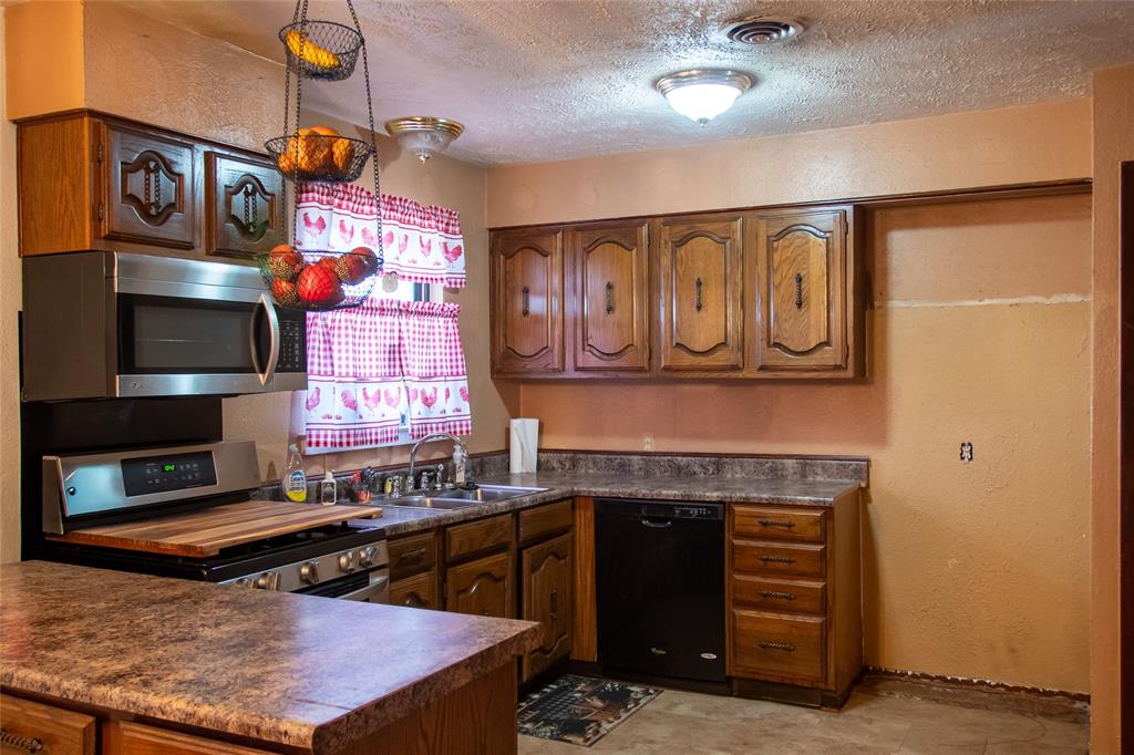 2251 Myrtlewood Drive Property Photo 7