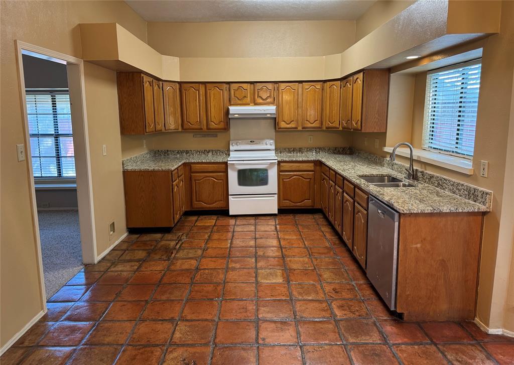 1504 Kesser Drive Property Photo 3