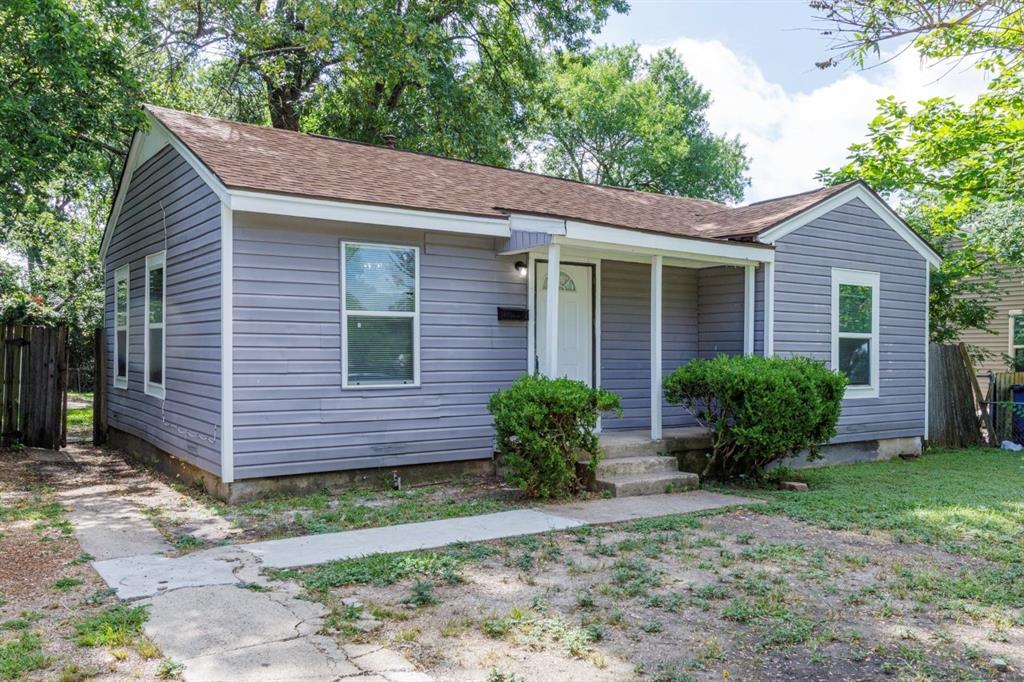 1738 Oak Hill Circle Property Photo 2