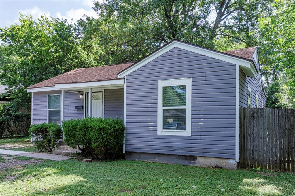 1738 Oak Hill Circle Property Photo 3