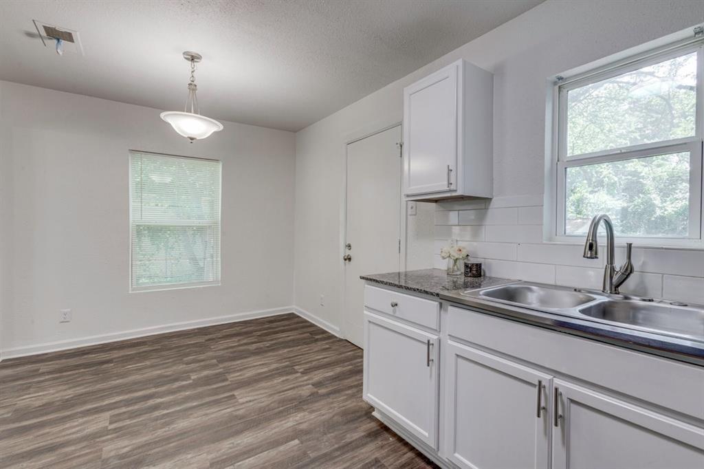 1738 Oak Hill Circle Property Photo 11