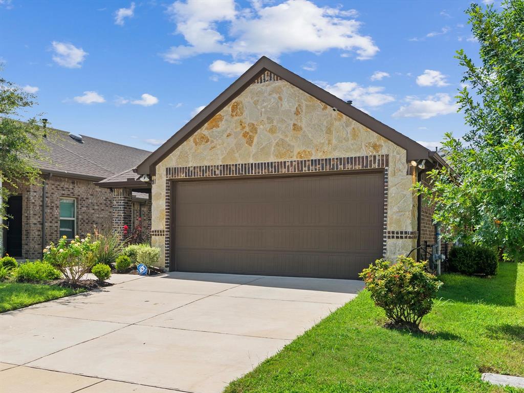 2540 Pettus Drive Property Photo 2