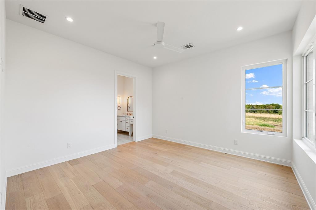1071 Lakeway Drive Property Photo 25