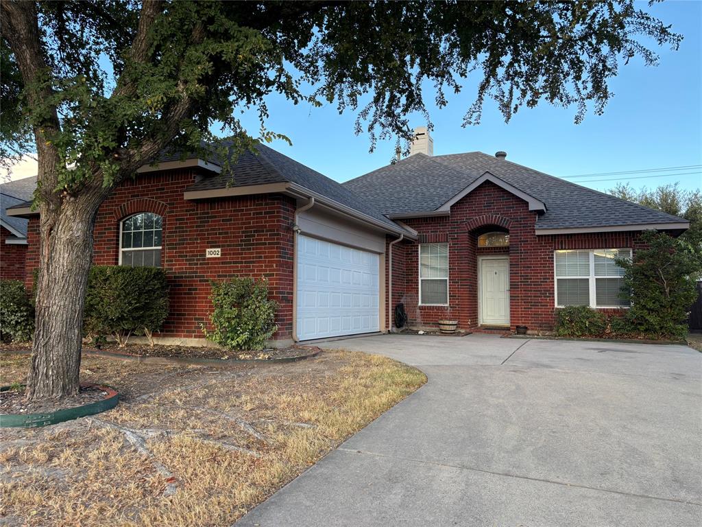 1002 Annalea Brook Drive Property Photo 1
