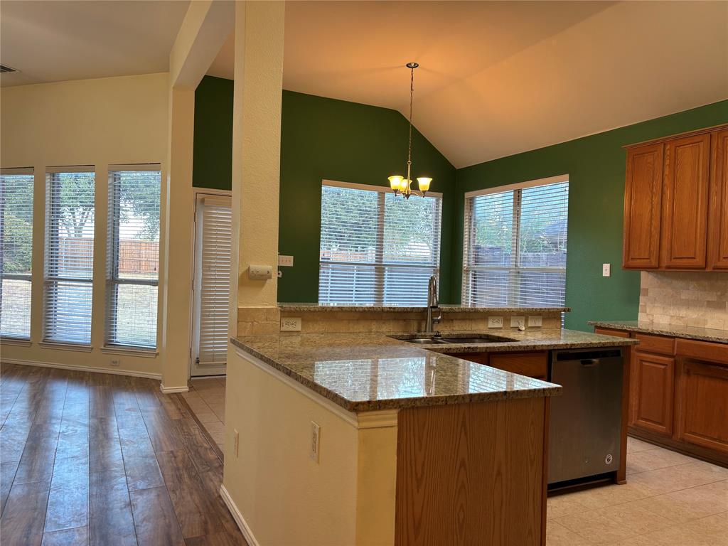 1002 Annalea Brook Drive Property Photo 4