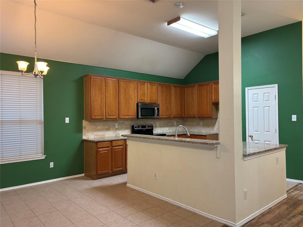 1002 Annalea Brook Drive Property Photo 9
