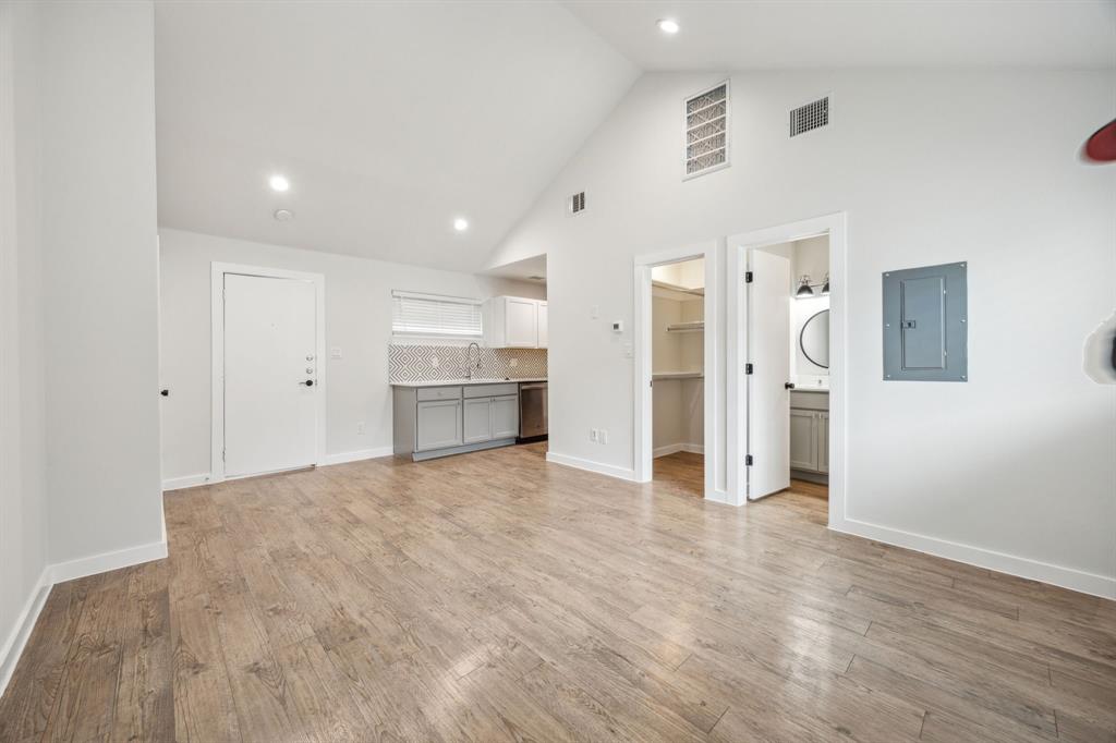 5018 San Jacinto Street 108 Property Photo 1