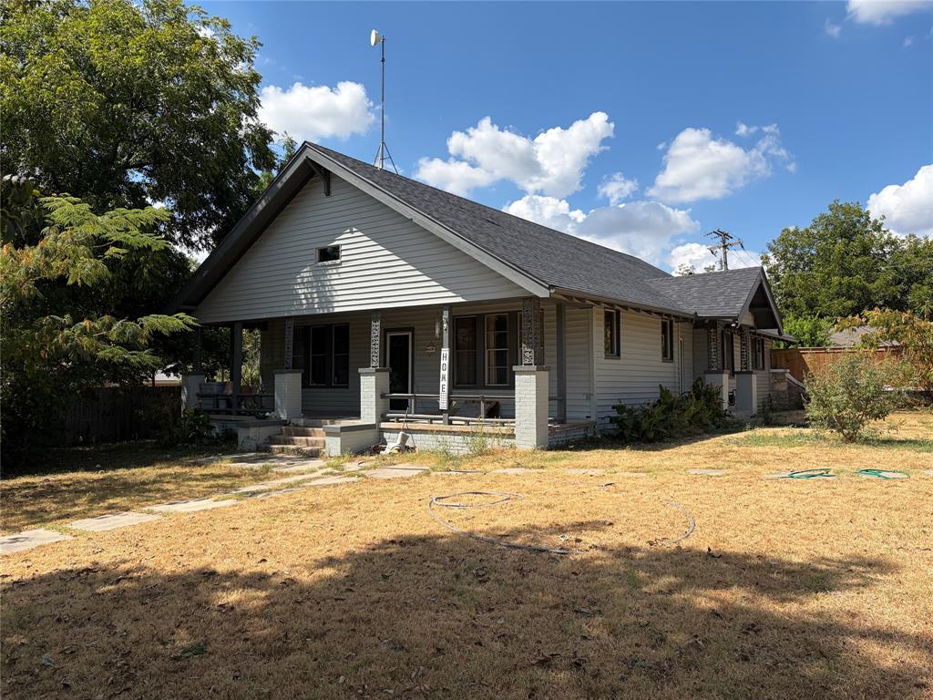 704 W Walcott Avenue Property Photo 1