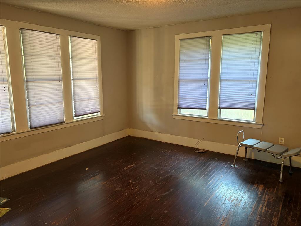 704 W Walcott Avenue Property Photo 5