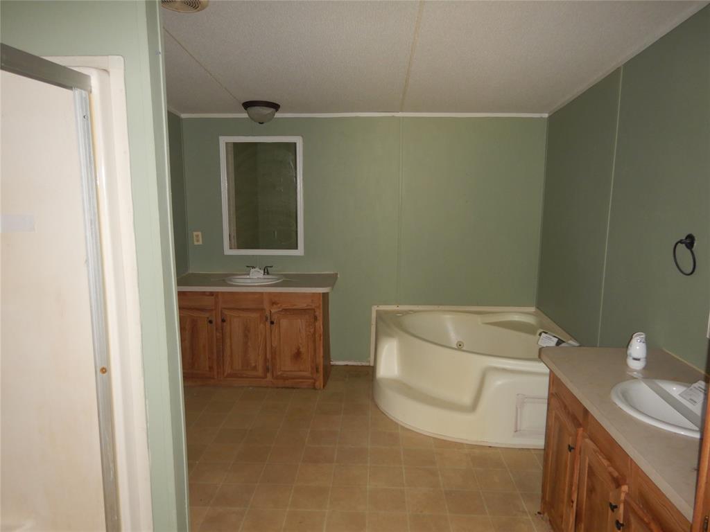 5640 Highway 157 Property Photo 7