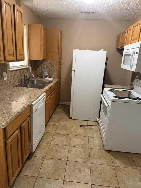 2418 Fulton Drive Property Photo 5