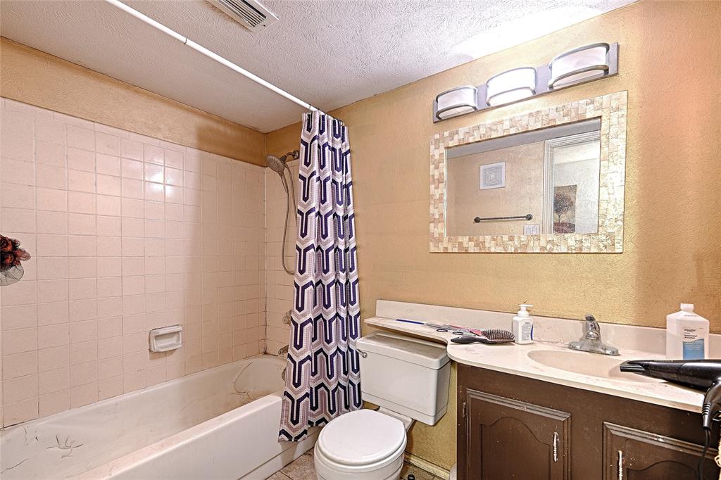 7920 Iola Drive Property Photo 11
