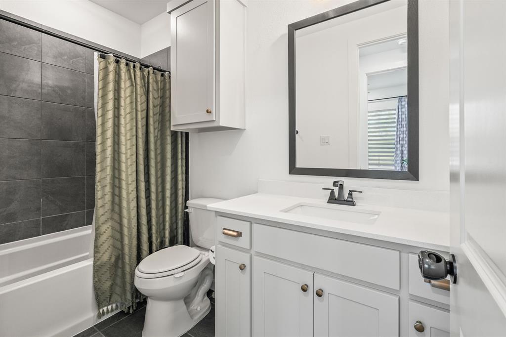 2711 Woodside Road Property Photo 17