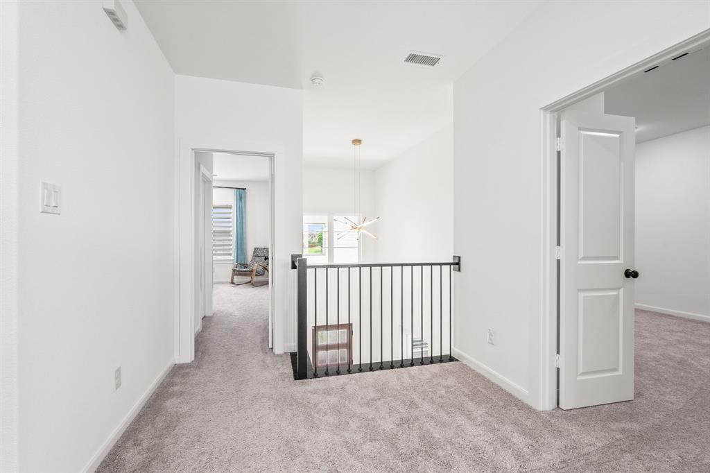 2711 Woodside Road Property Photo 22