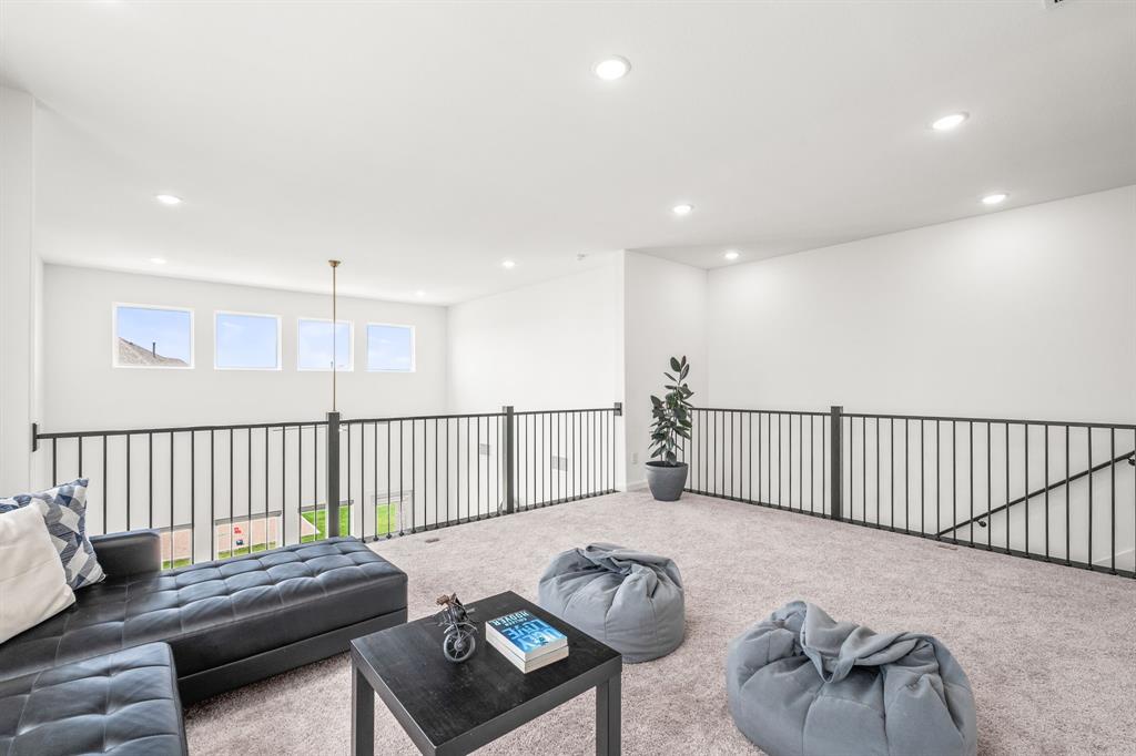 2711 Woodside Road Property Photo 24
