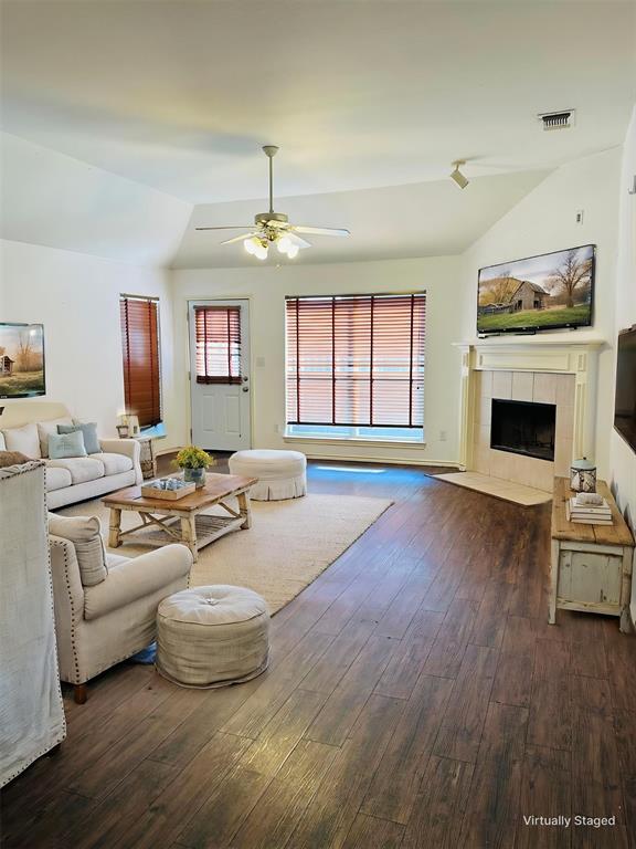 3204 Plumstead Drive Property Photo 3