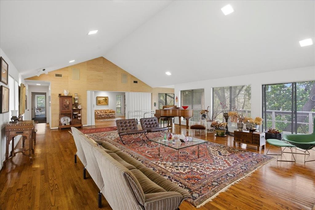 2001 Deepdale Drive Property Photo 1