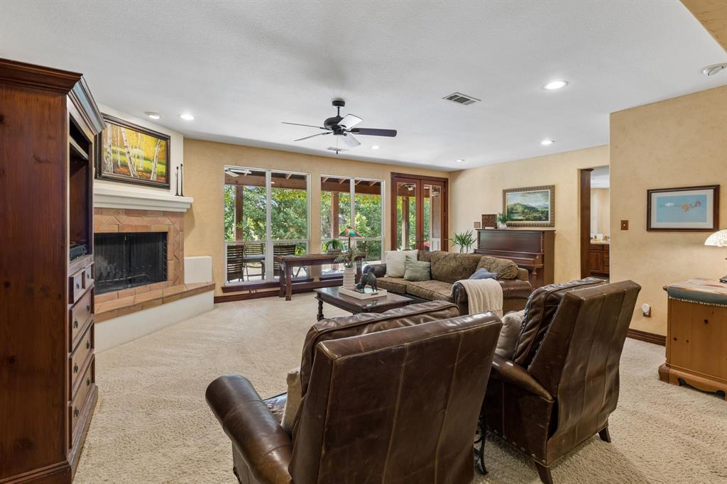 3227 Berry Hollow Property Photo 7