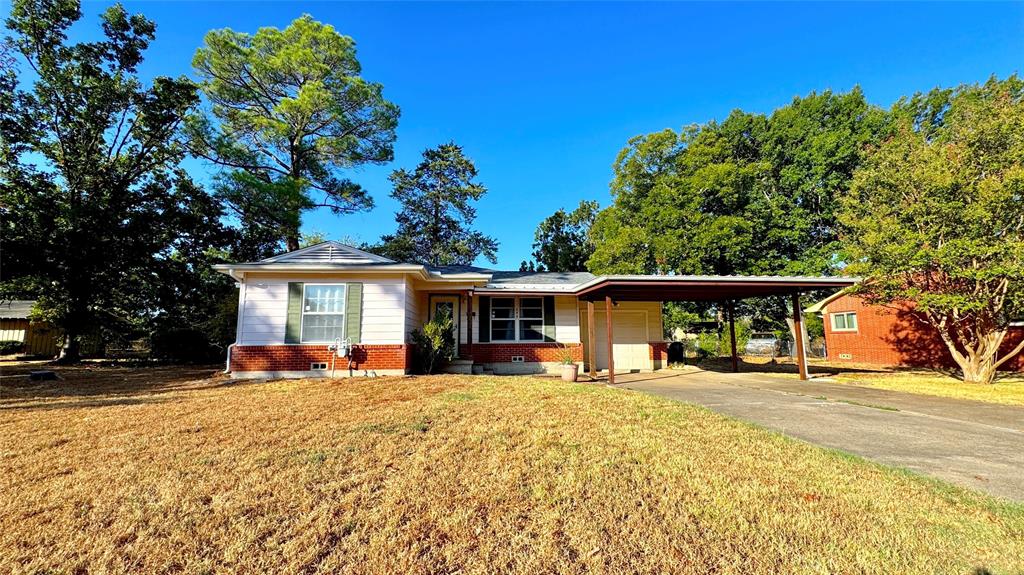205 Davidson Drive Property Photo 1