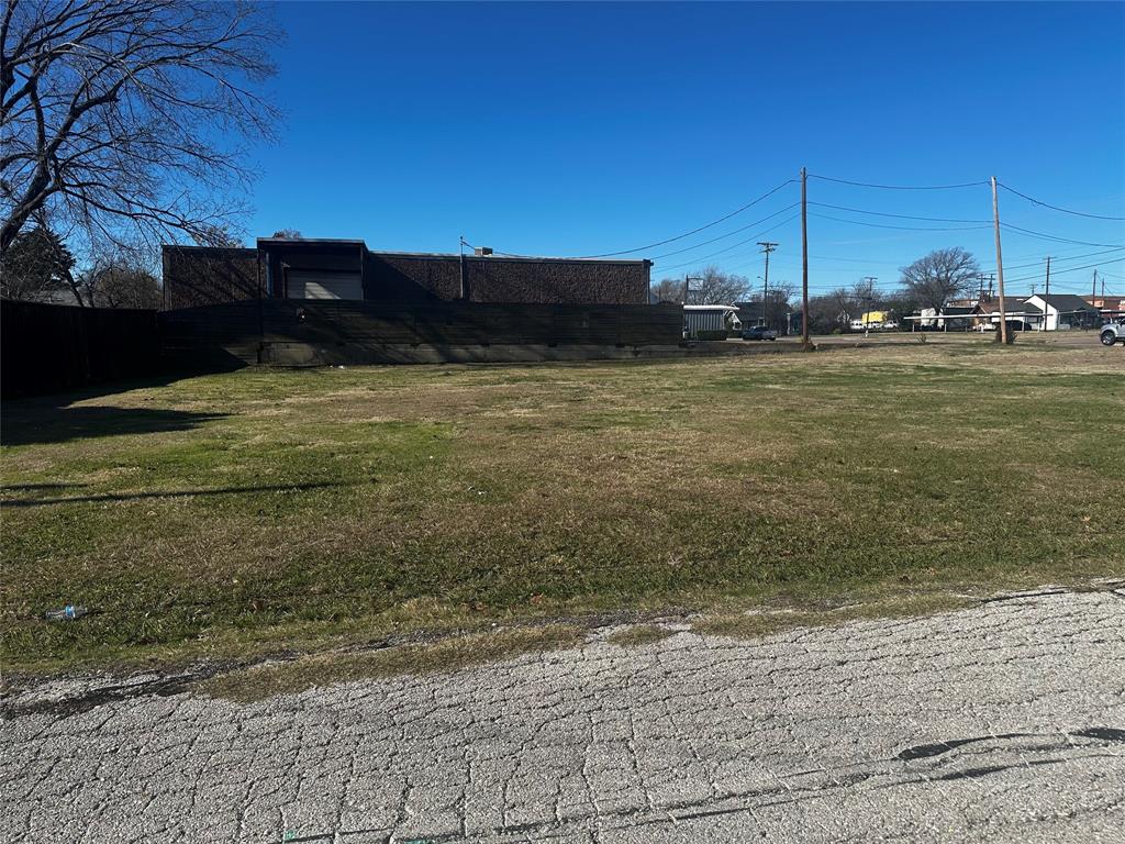 118 W College Street Property Photo 2