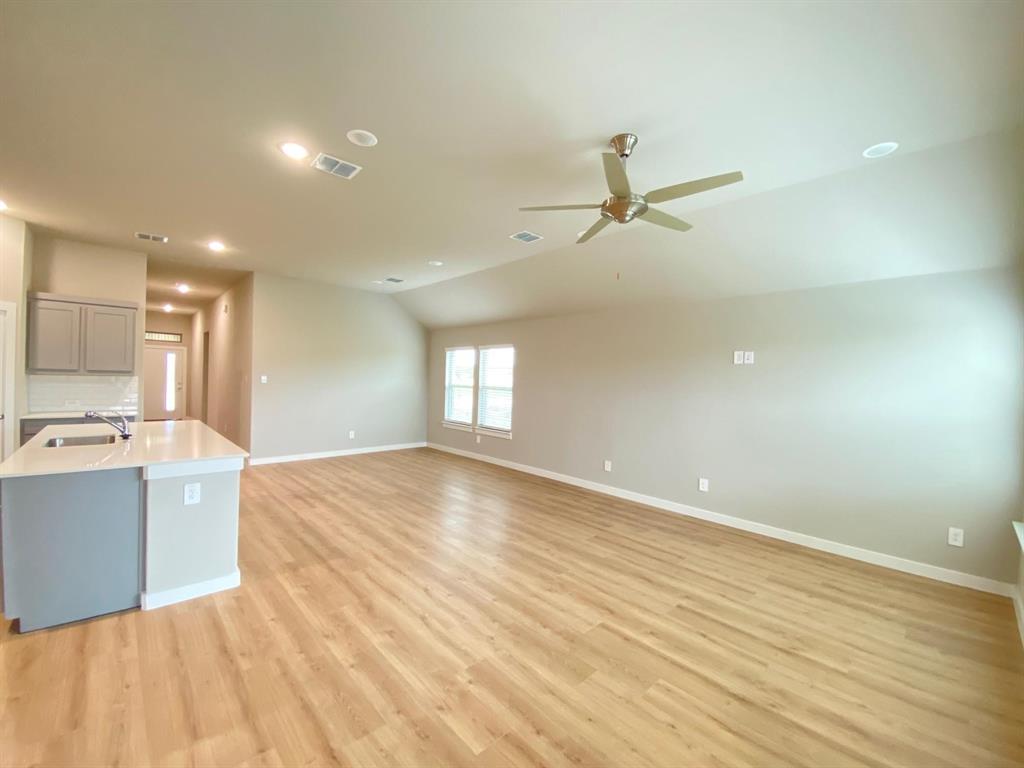 118 Mandarin Street Property Photo 3
