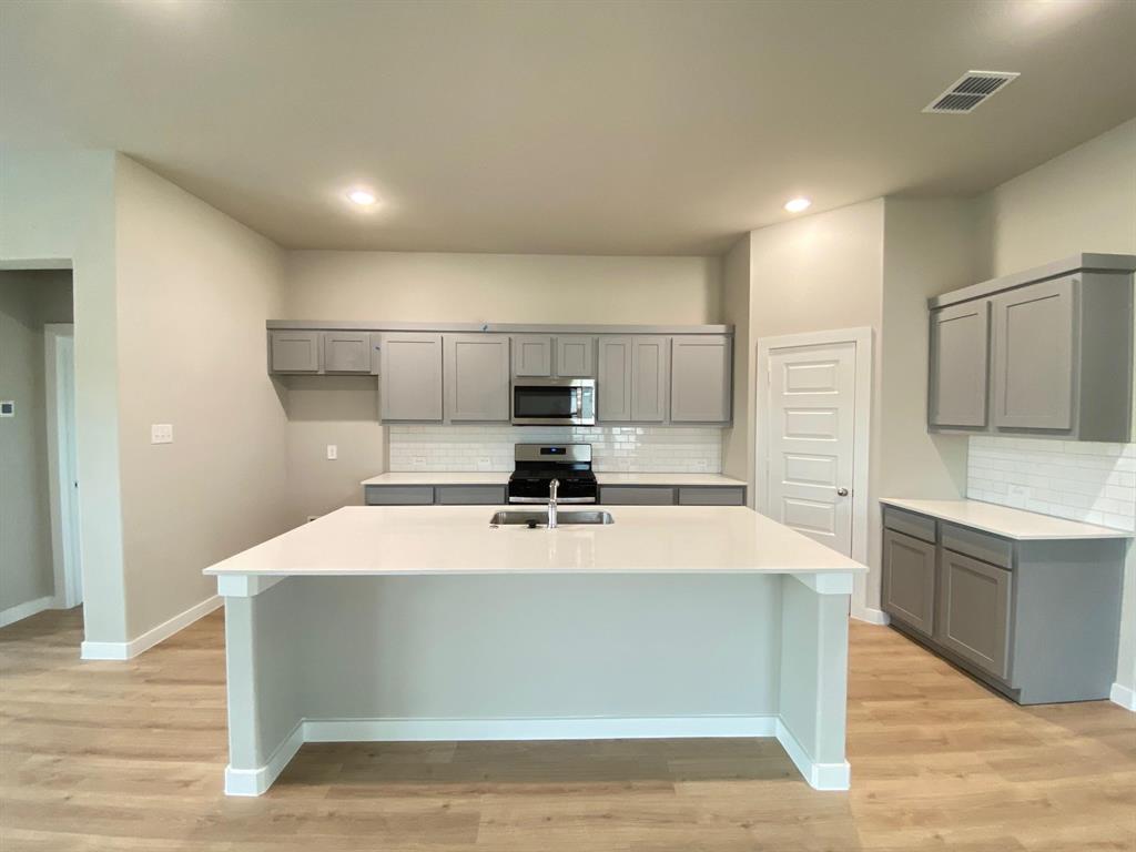 118 Mandarin Street Property Photo 8