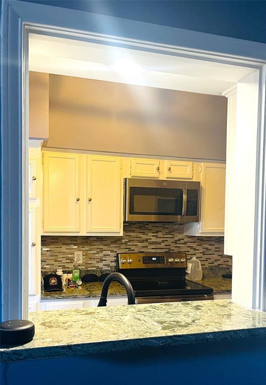 2305 Southlake Court Property Photo 5