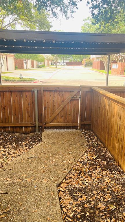 2305 Southlake Court Property Photo 23