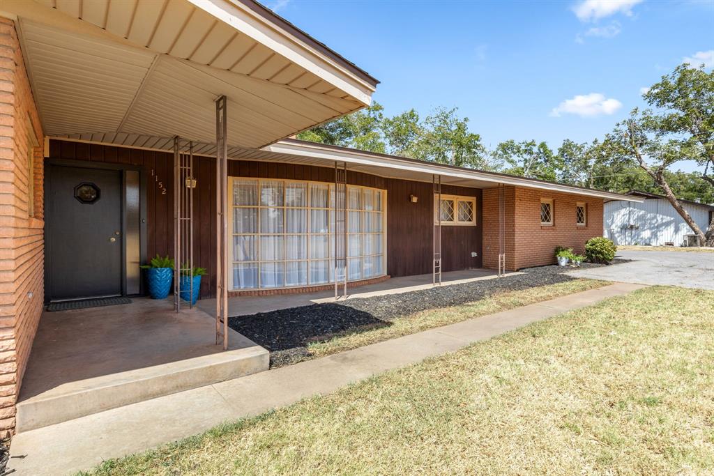 1152 W California Street Property Photo 3