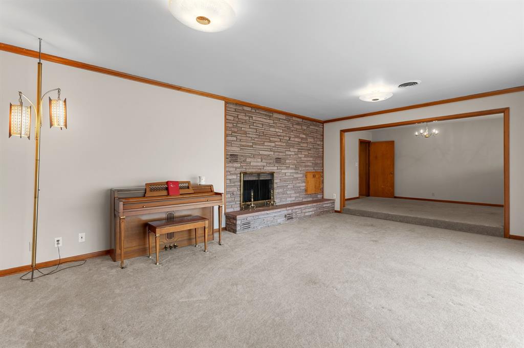 1152 W California Street Property Photo 7