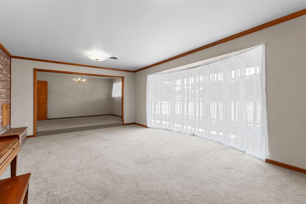1152 W California Street Property Photo 8