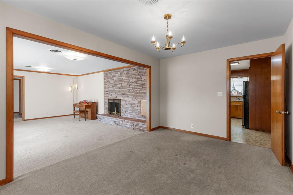 1152 W California Street Property Photo 11