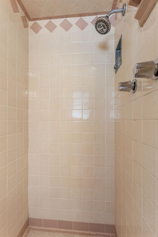 1152 W California Street Property Photo 25