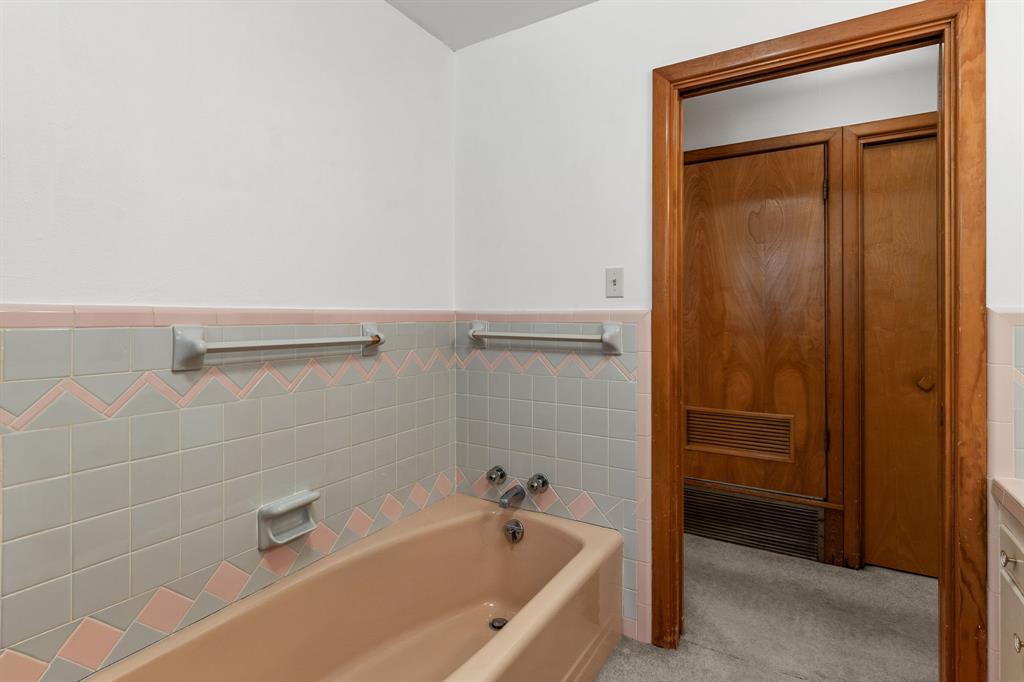 1152 W California Street Property Photo 33