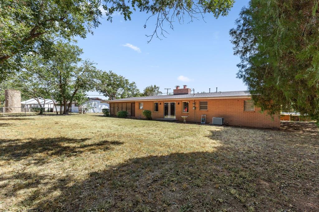 1152 W California Street Property Photo 38