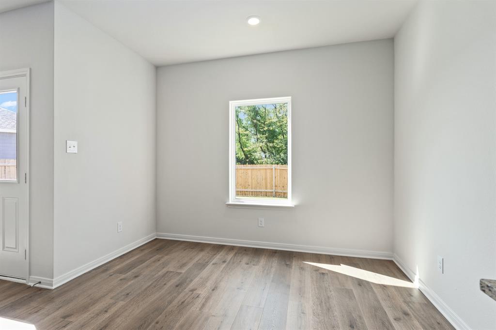 8433 White Wolf Trail Property Photo 4