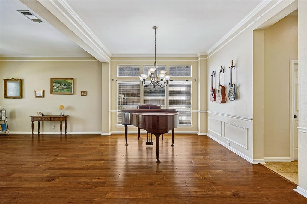 821 Shorewood Drive Property Photo 4