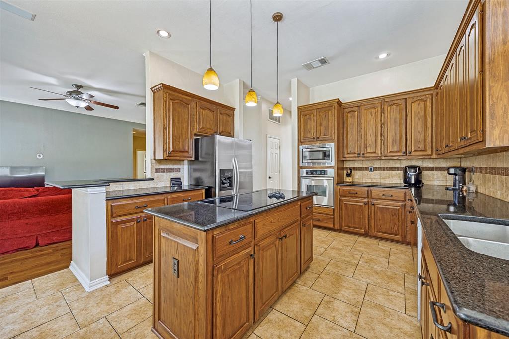 821 Shorewood Drive Property Photo 7