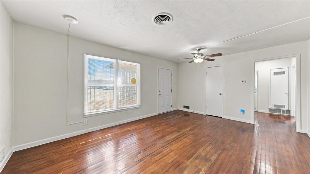 3008 Miller Avenue Property Photo 8