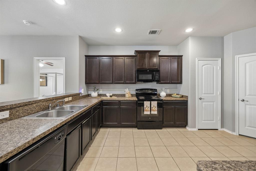 817 Post Oak Trail Property Photo 11