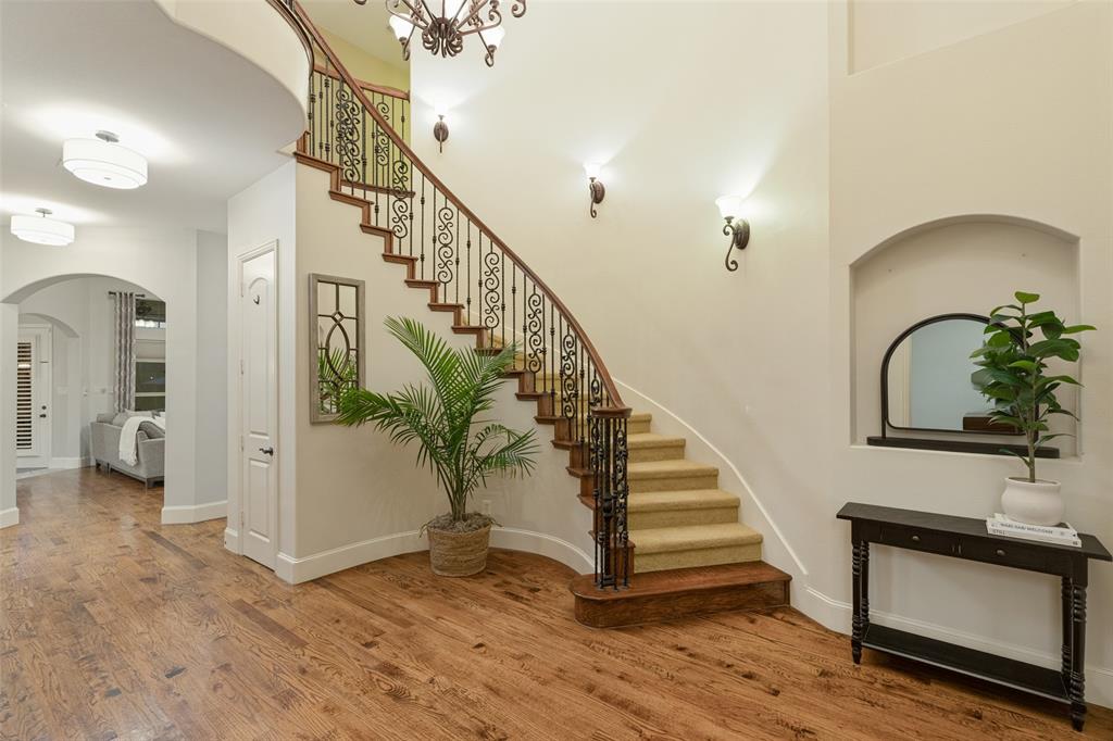 10757 Southbury Lane Property Photo 8
