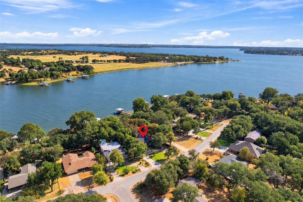 284 Shoreline Drive Property Photo 1
