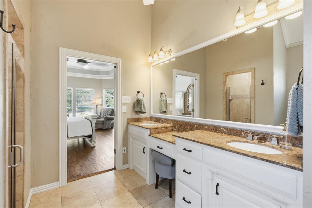 402 Southridge Lakes Parkway Property Photo 19