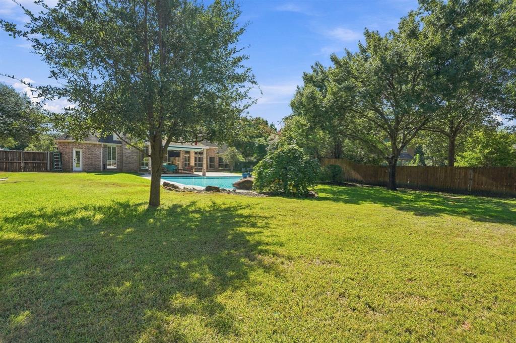 402 Southridge Lakes Parkway Property Photo 33