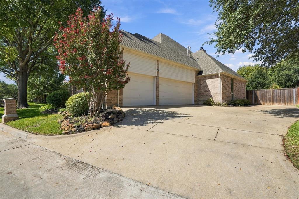 402 Southridge Lakes Parkway Property Photo 37