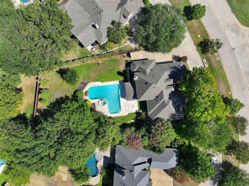 402 Southridge Lakes Parkway Property Photo 38