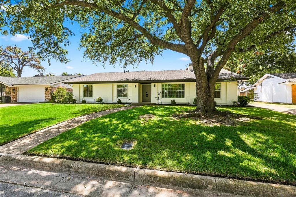 305 Brookview Drive Property Photo 1