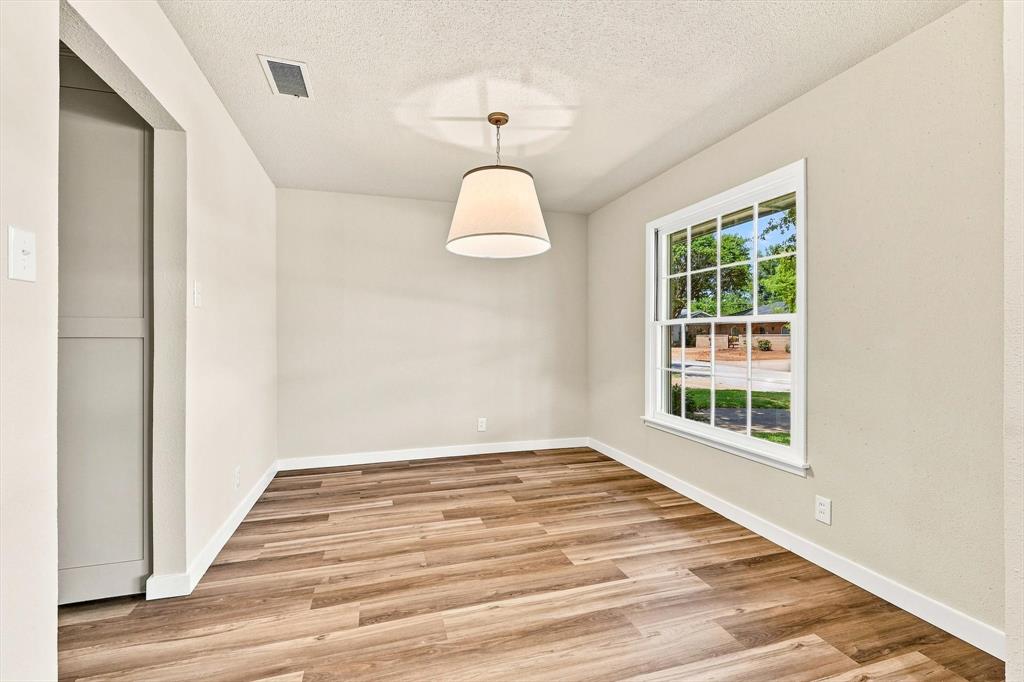 305 Brookview Drive Property Photo 8